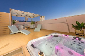 Amazing apartment with private outdoor jacuzzi!!